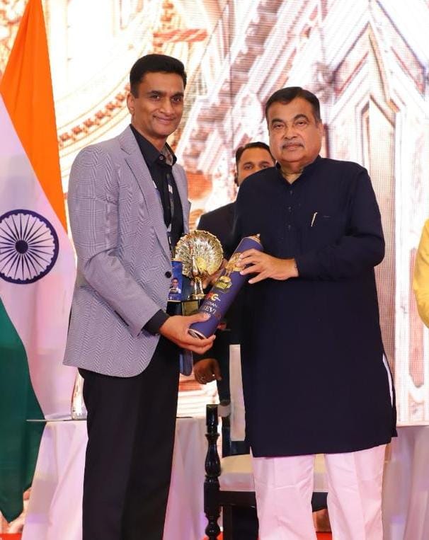 Dr. Suryapavan Reddy Awarded with PC Indian Achievers Award 1 abc