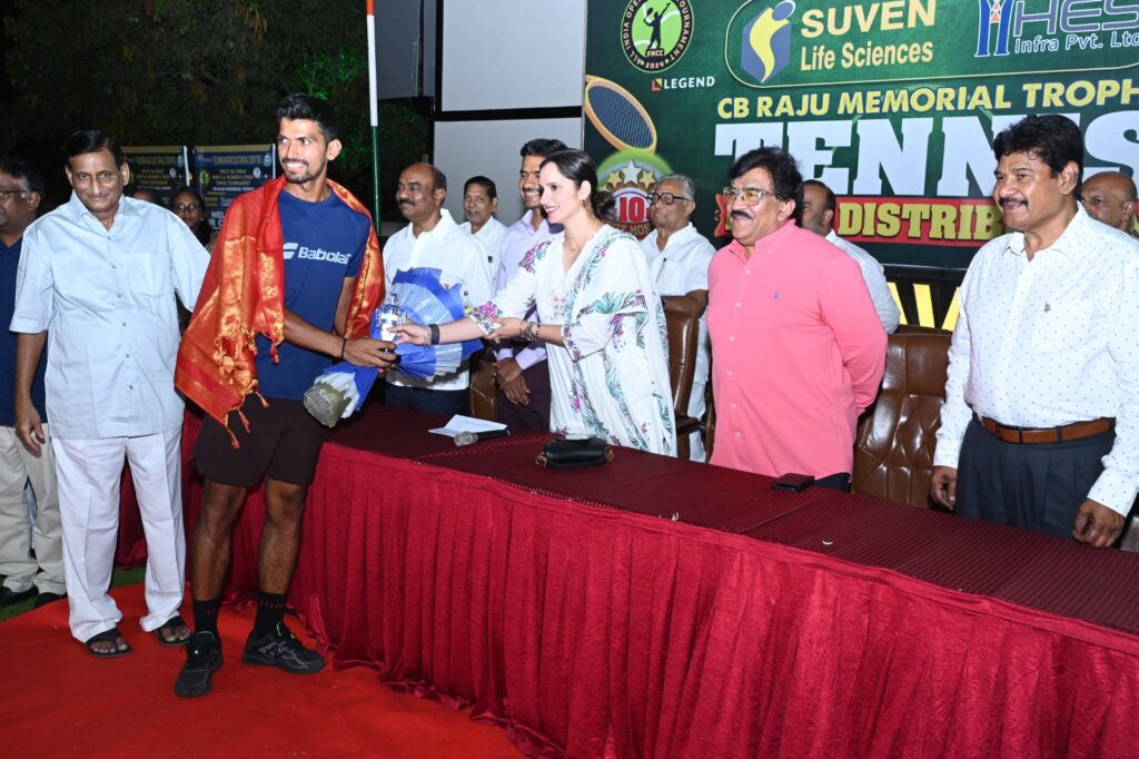 Sania Mirza distributed prizes to Tennis winners at FNCC 1 WhatsApp Image 2024 04 13 at 09.56.18 9273ae49