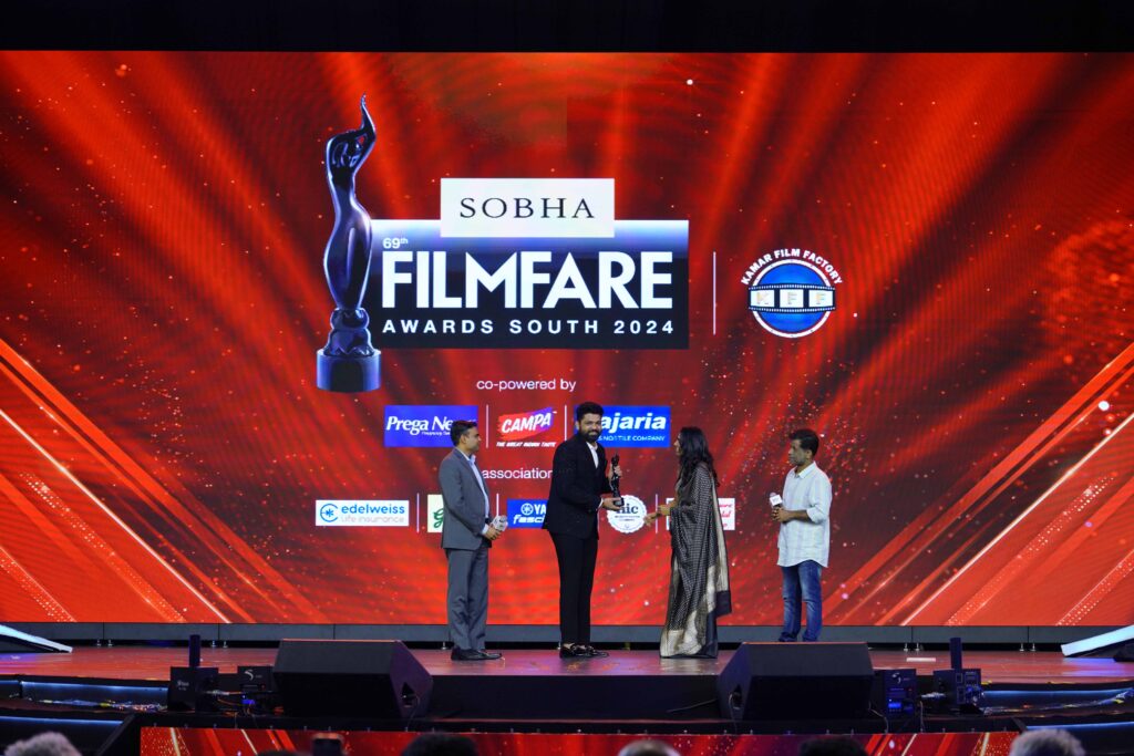 KANNADA Rakshit Shetty wins the Best Actor Male in a leading role Sapta Sagaraddaache Ello at the 69th SOBHA Filmfare Awards South with1