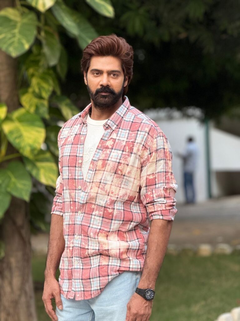 Naveen Chandra on ‘Eleven’: “Audiences gave a standing ovation — this thriller brings an emotional concept never seen before.” 2 WhatsApp Image 2025 05 15 at 17.57.03 a7083999