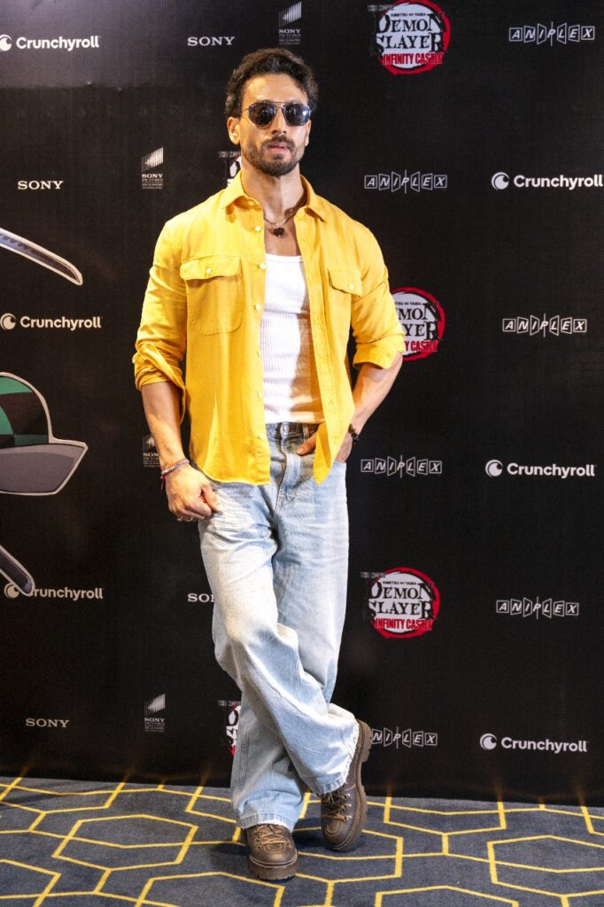 Rashmika Mandanna & Tiger Shroff join over 250 fans at Demon Slayer 2 1000680012