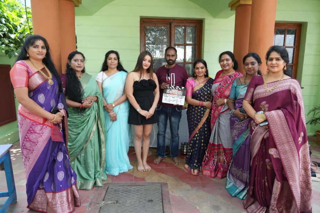 "Vetagadu (Veedu Crack Gadu)" movie launched with grand pooja programs 1 1001099293